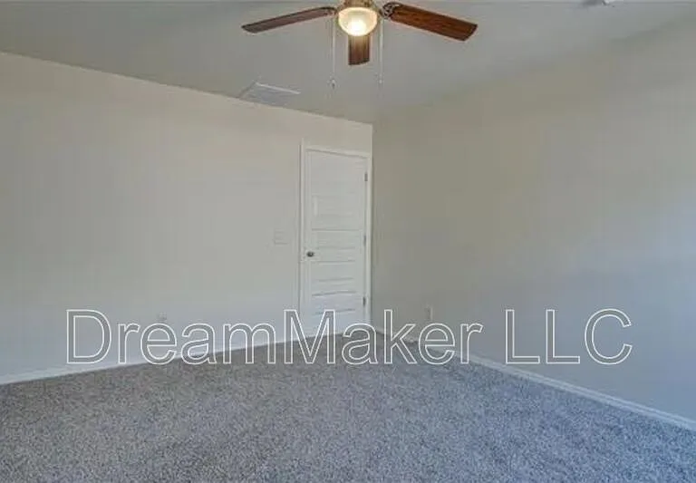 2405 S 28th Ter — Photo 18