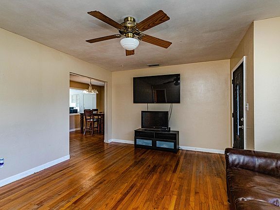 5th image of 8434 Lamanto Ave S