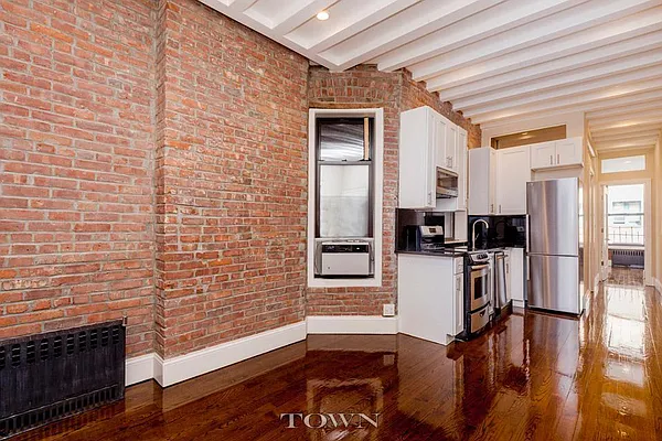 Rented by Town Residential | media 23