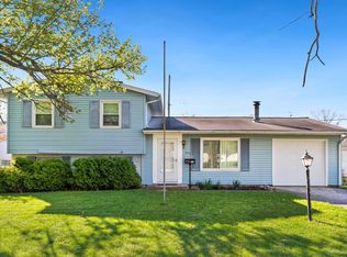 906 Buckingham Dr, Fort Wayne, IN 46825