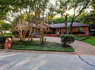 2100 Lakehill Ct, Arlington, TX 76012