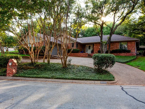 2100 Lakehill Ct, Arlington, TX 76012