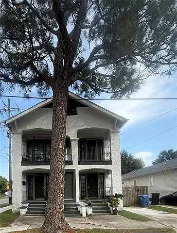 2 bed, 1.0 bath, 910 sqft, $1,600 — Photo 1