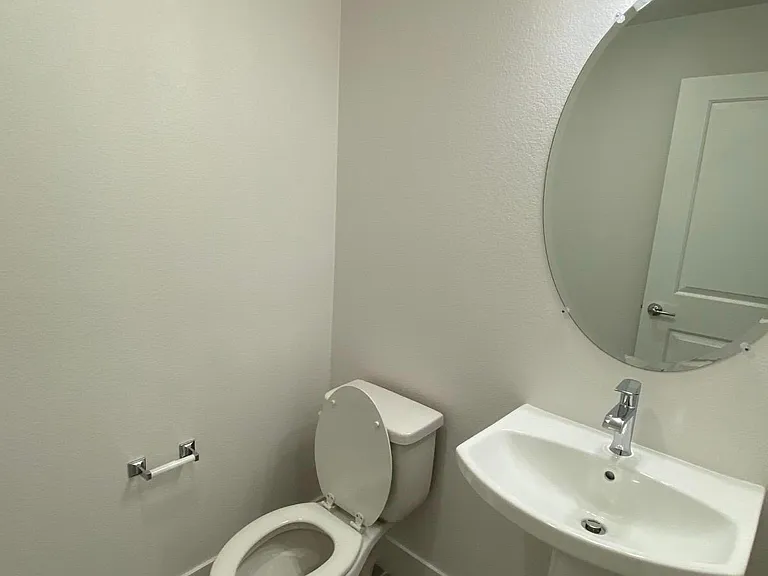 Powder room (half bathroom)