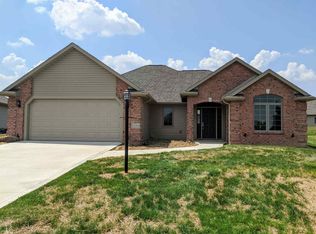 1330 Hollendale Dr, Bluffton, IN 46714