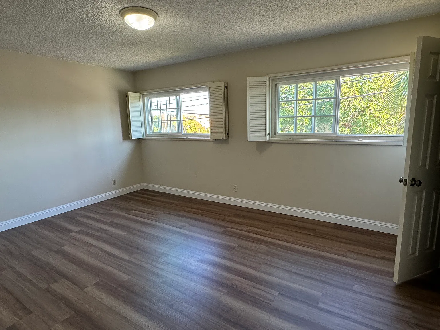 4 bed, 2700 sqft, $5,300 — Photo 4