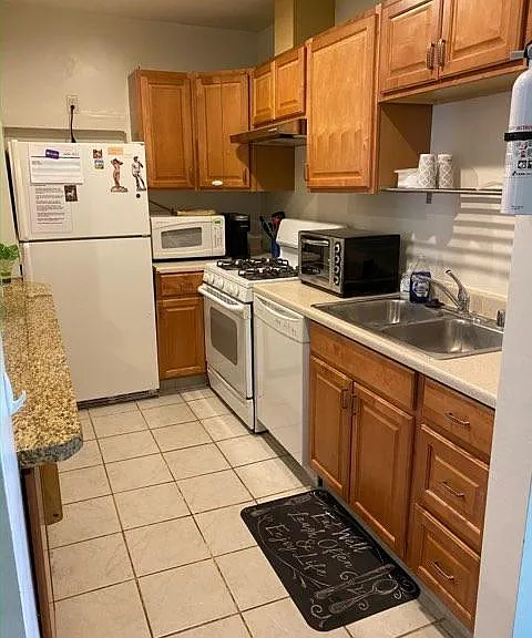 5736 N Willow Crest Ave — Photo 6