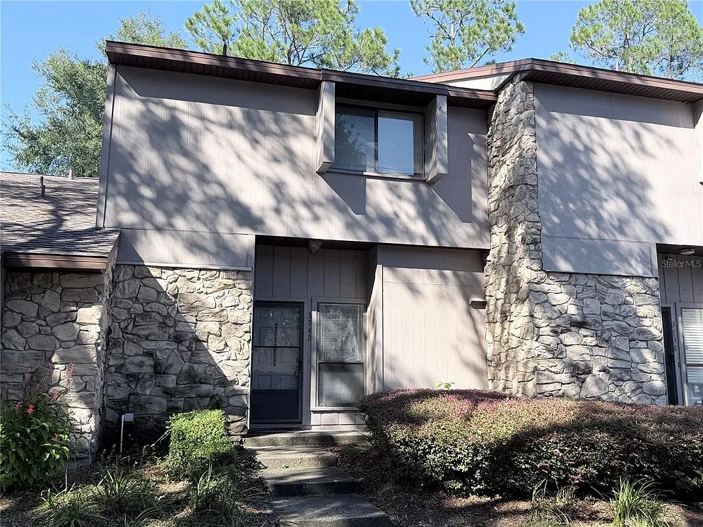 3 bed, 2.5 bath, 1610 sqft, $1,795 — Photo 1