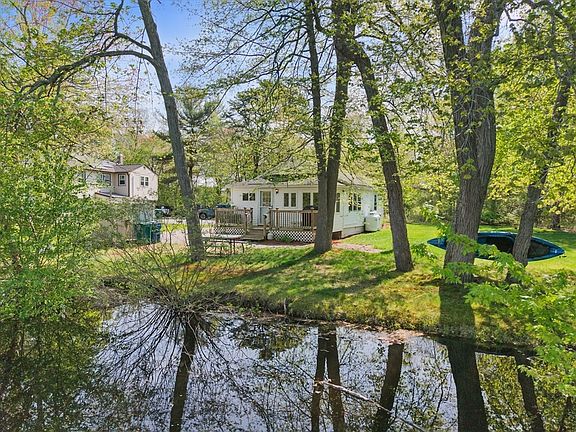 5th image of 12 Stoney Dr