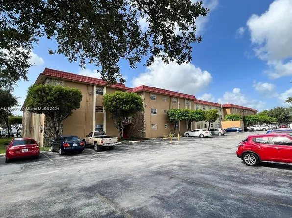 4655 Palm Ave APT 312, Hialeah, FL 33012