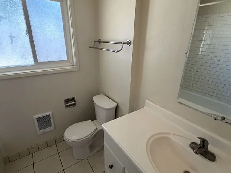5050 NE Killingsworth St — Photo 6