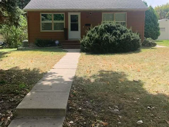 611 W 7th St, Mankato, MN 56001