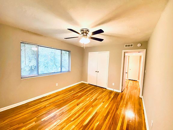 4th image of 1570 Memorial Dr SE #B15