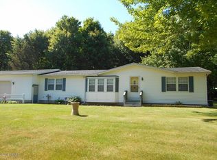 67749 S Ridgewood Dr, South Haven, MI 49090