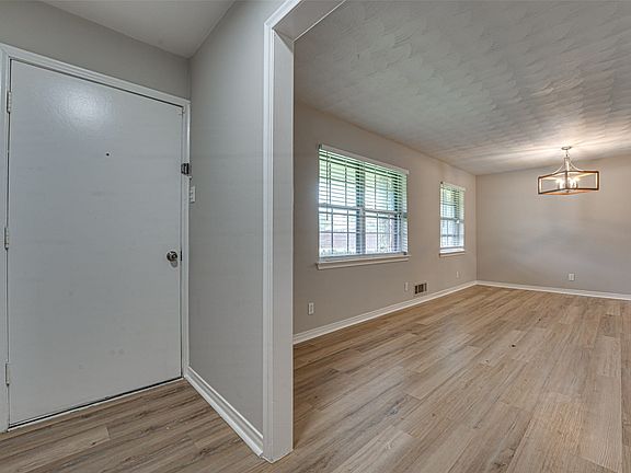 2nd image of 825 Branch Dr
