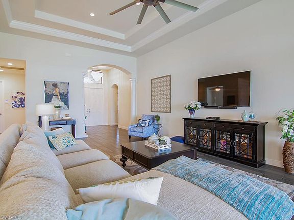 4th image of 10506 Valencia Lakes Dr