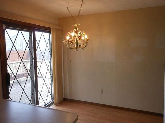 5th image of 702 37th Ave S