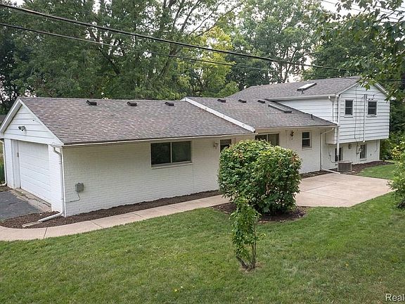 3rd image of 2720 Merelus Dr