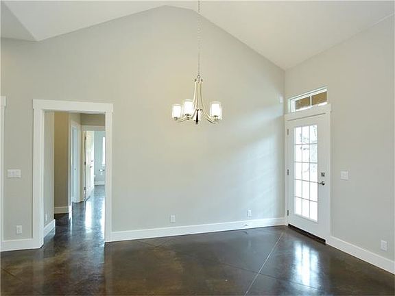 4th image of 21923 Briarcliff Dr