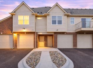 8292 Heywood Cir #4, Sterling Heights, MI