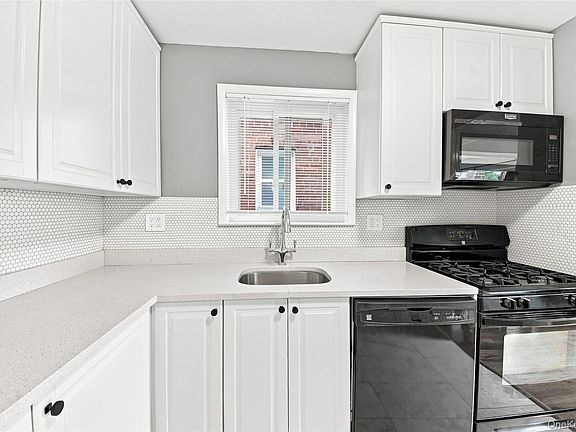 5th image of 1812 Fowler Avenue #2