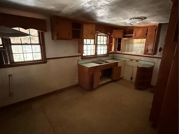 4th image of 916 Old Big Bethel Rd