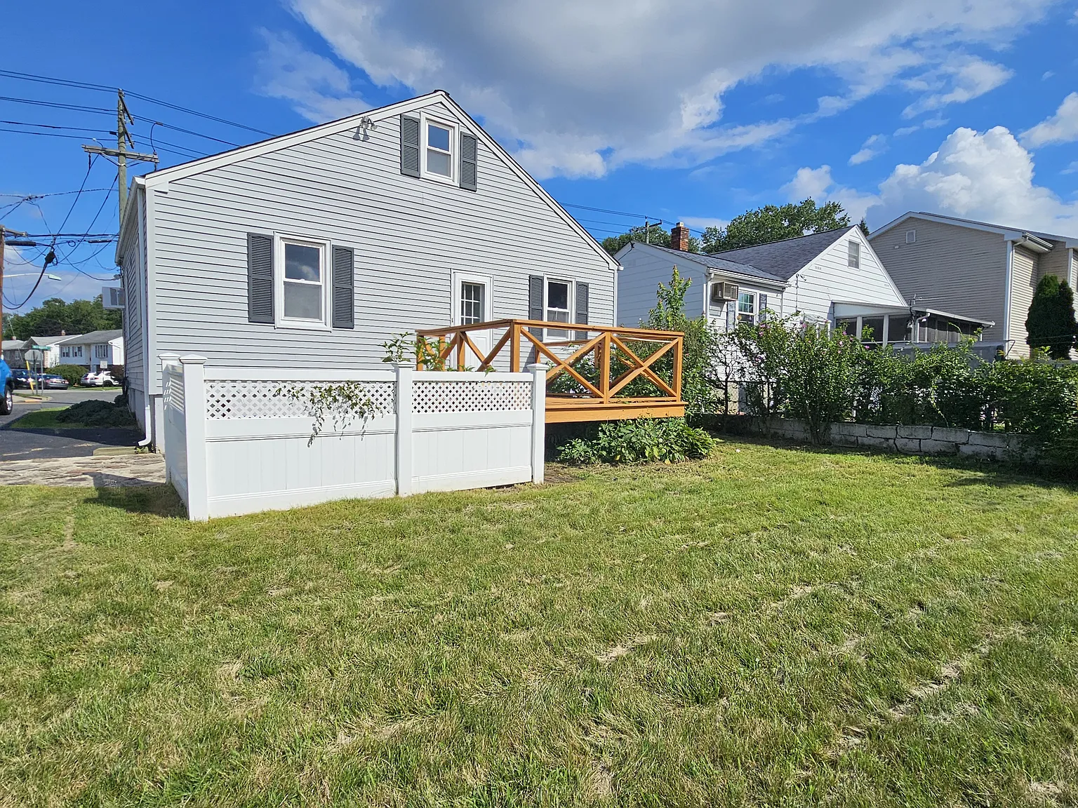 3 bed, 1100 sqft, $3,300 — Photo 2