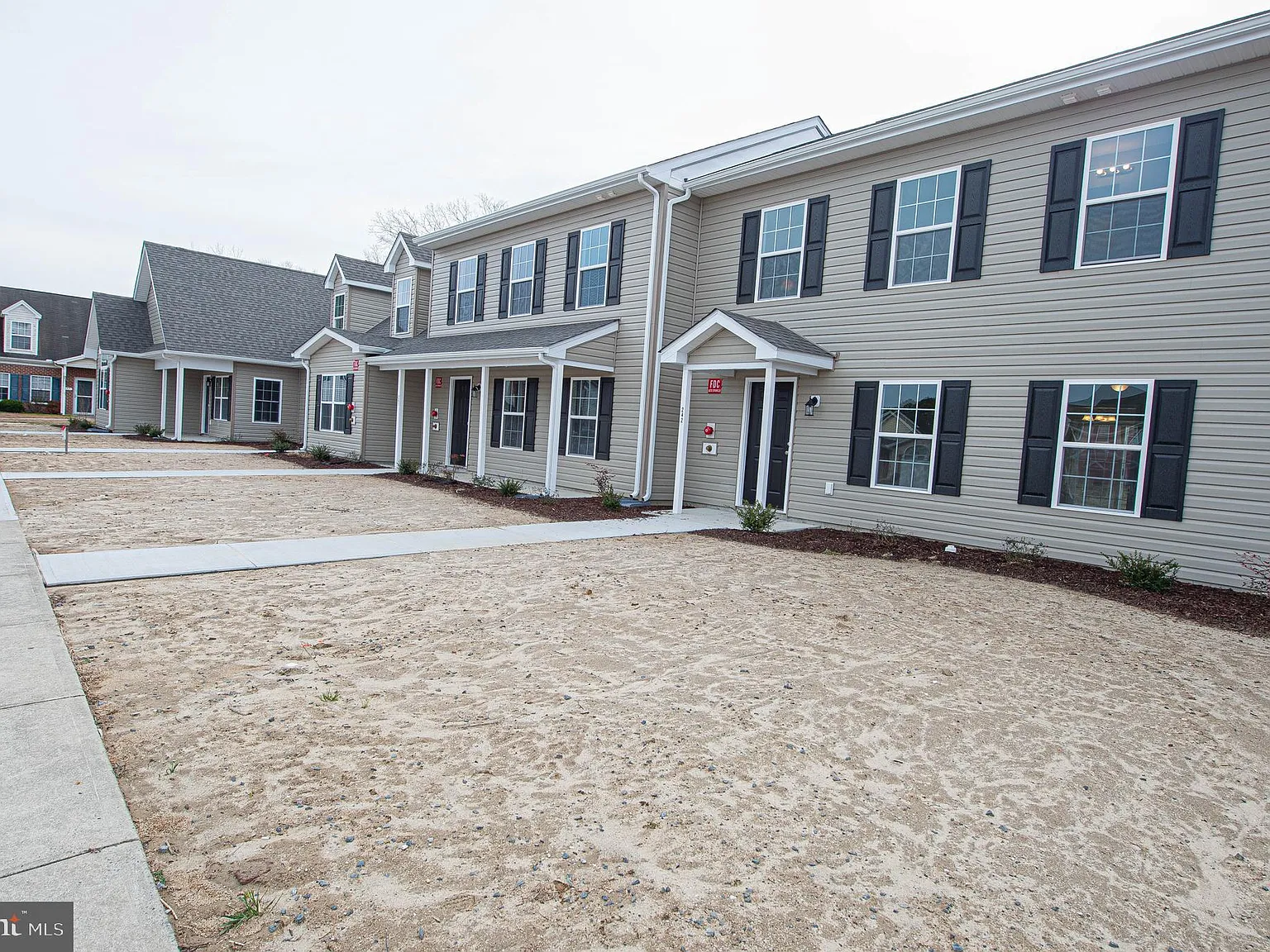3 bed, 2.5 bath, 1304 sqft, $1,750 — Photo 4