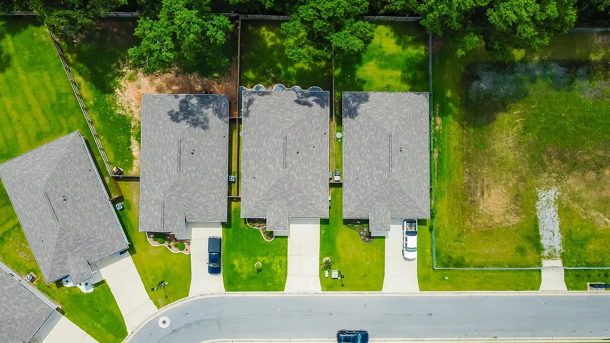 Building Photo - 975 Lovebird Ct