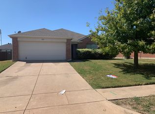 1517 Waters Edge Dr, Glenn Heights, TX 75154