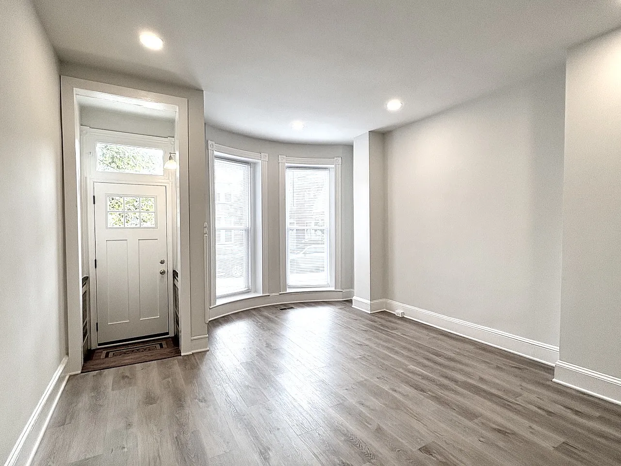 3 bed, 1196 sqft, $2,150 — Photo 3