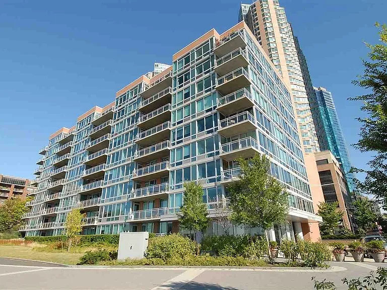 25 Hudson St #412 — Photo 9