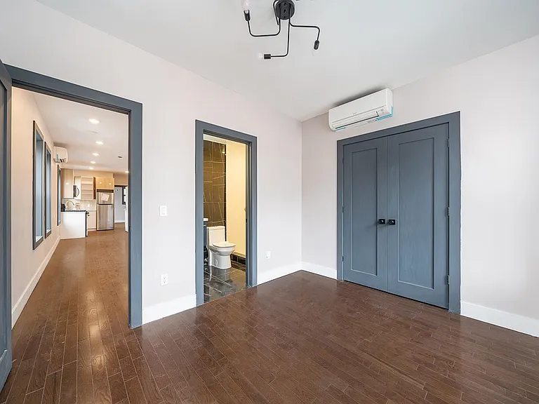 62 Vroom St #4L — Photo 8