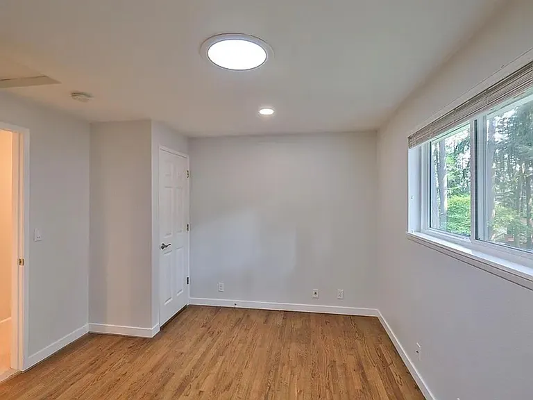 4126 161st Ave SE — Photo 10