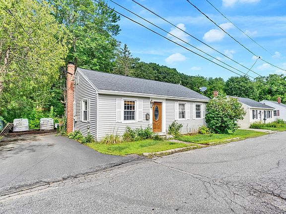 3rd image of 16 Adams Ct
