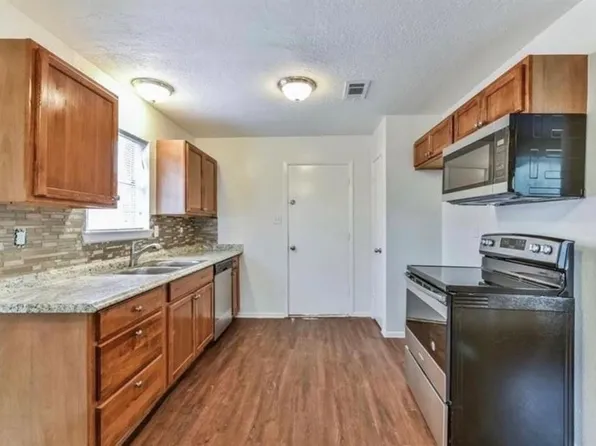 4835 E Ridge Creek Dr, Houston, TX 77053