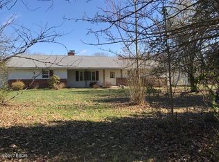 53 Hemlock Ln, Flora, IL 62839