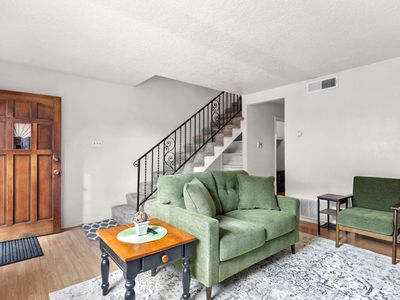 1121 Chelwood Park Blvd NE APT 7, Albuquerque, NM, 87112