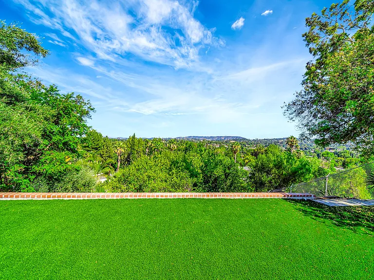 5854 McDonie Ave — Photo 45
