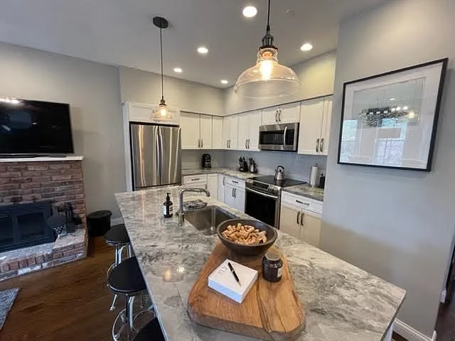232 W Newton St #E — Photo 6