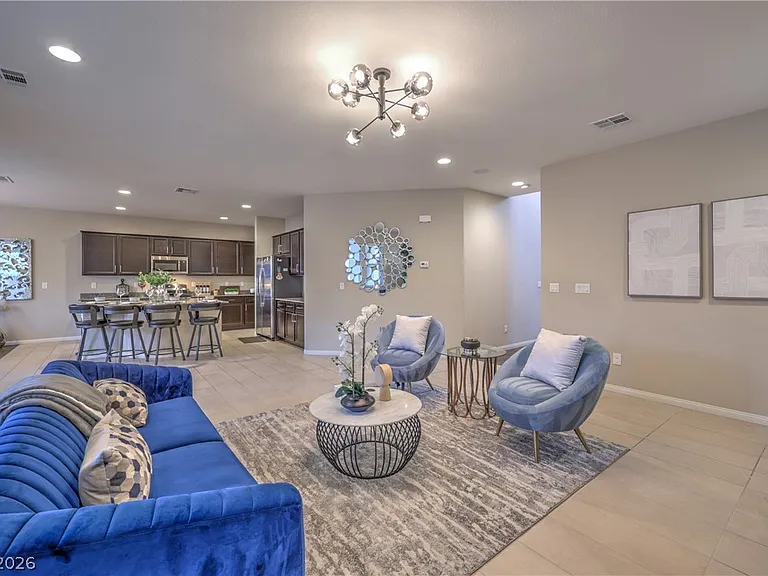 3213 Molinos Dr — Photo 3