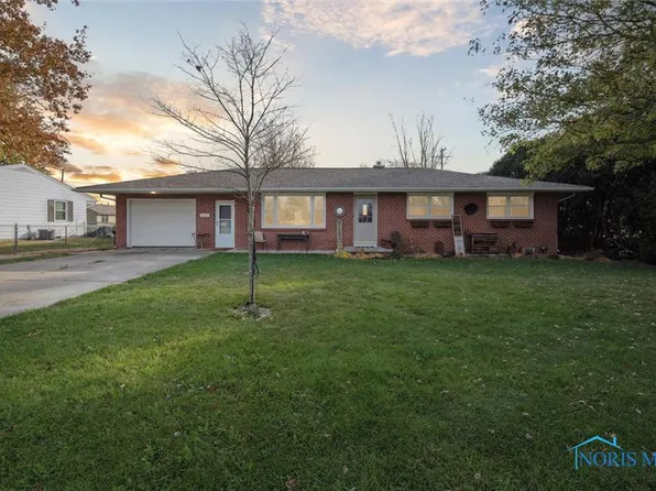 800 Fernwood Ave, Delta, OH 43515