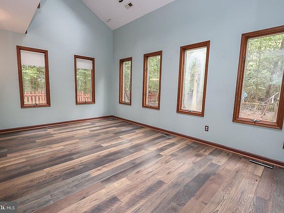 3rd image of 43261 Cedarwood Ct