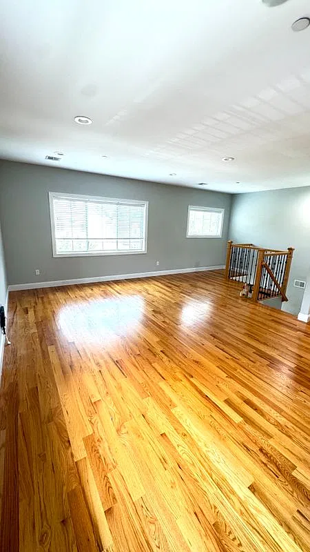 3 bed, 2.0 bath, 1200 sqft, $3,000 — Photo 2