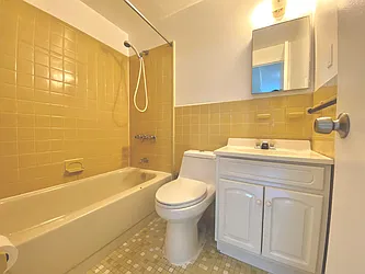 Rented by Ting's Brokerage