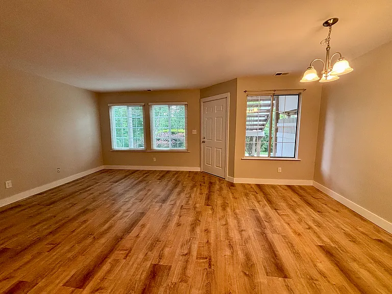 42 Stevens Ct — Photo 3