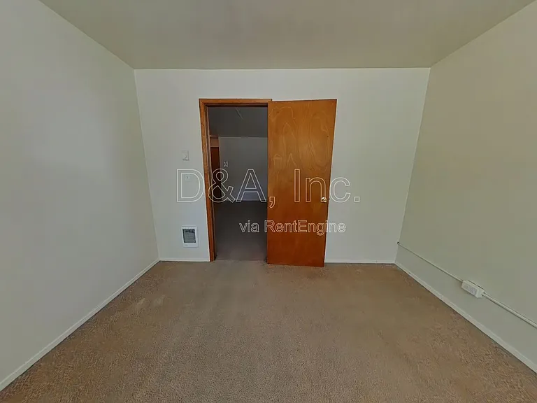 111 NW 11th St #3 — Photo 8