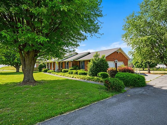 5th image of 149 Robin Cir