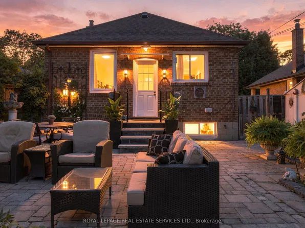 89 Yorkview Dr, Toronto, ON M8Z 2G3