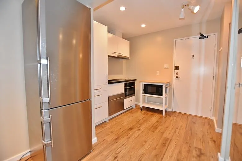 1950 W 8th Ave #203